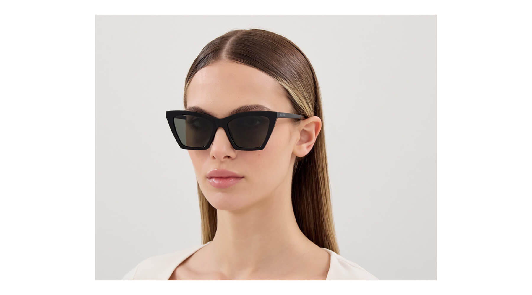 Alexander McQueen AM0536S 001
